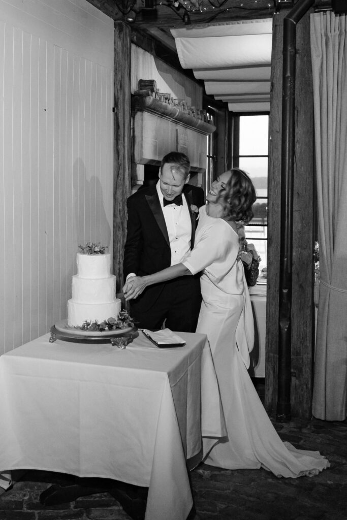 Cutting of the wedding cake at Mudbrick