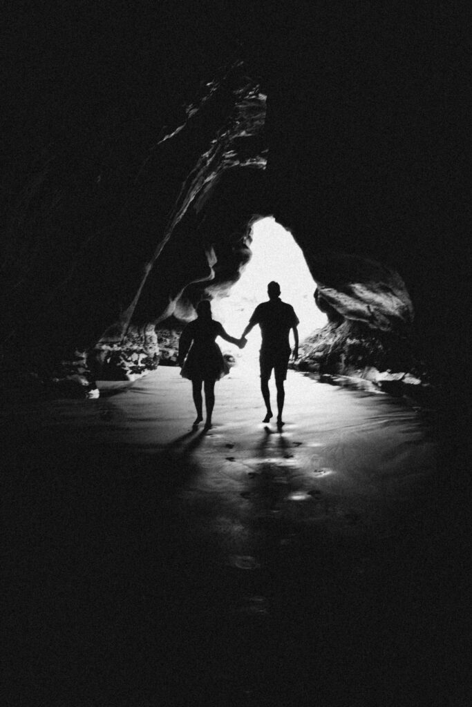 Māori Bay cave photos