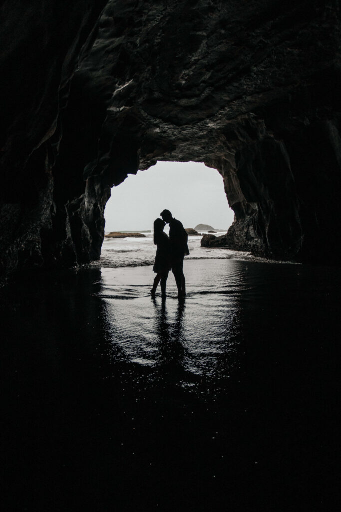 Māori Bay cave photos